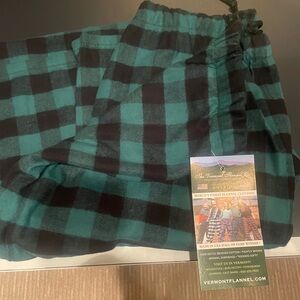 Vermont Flannel Men's Green and Black Plaid Sweatpants